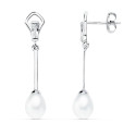18K PENDIENTES ORO BLANCO CON CIRCONITAS BAGUETTE Y PERLAS. MEDIDA: 31X6 MM. CIERRE PRESION