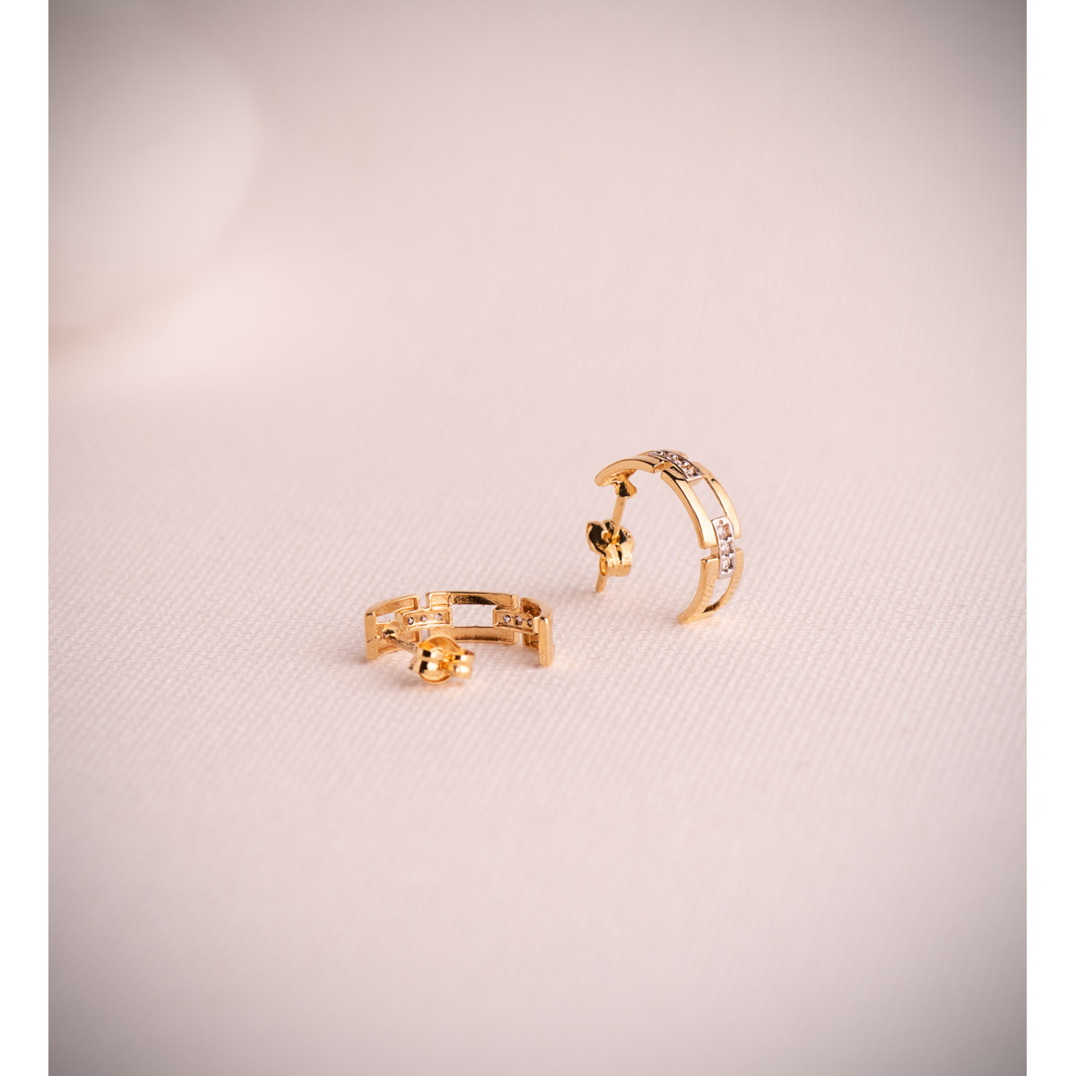 18K PENDIENTES ORO BICOLOR MEDIO ARO ESLABONES CON CIRCONITAS. MEDIDA: 13 X 3,5MM. CIERRE PRESION