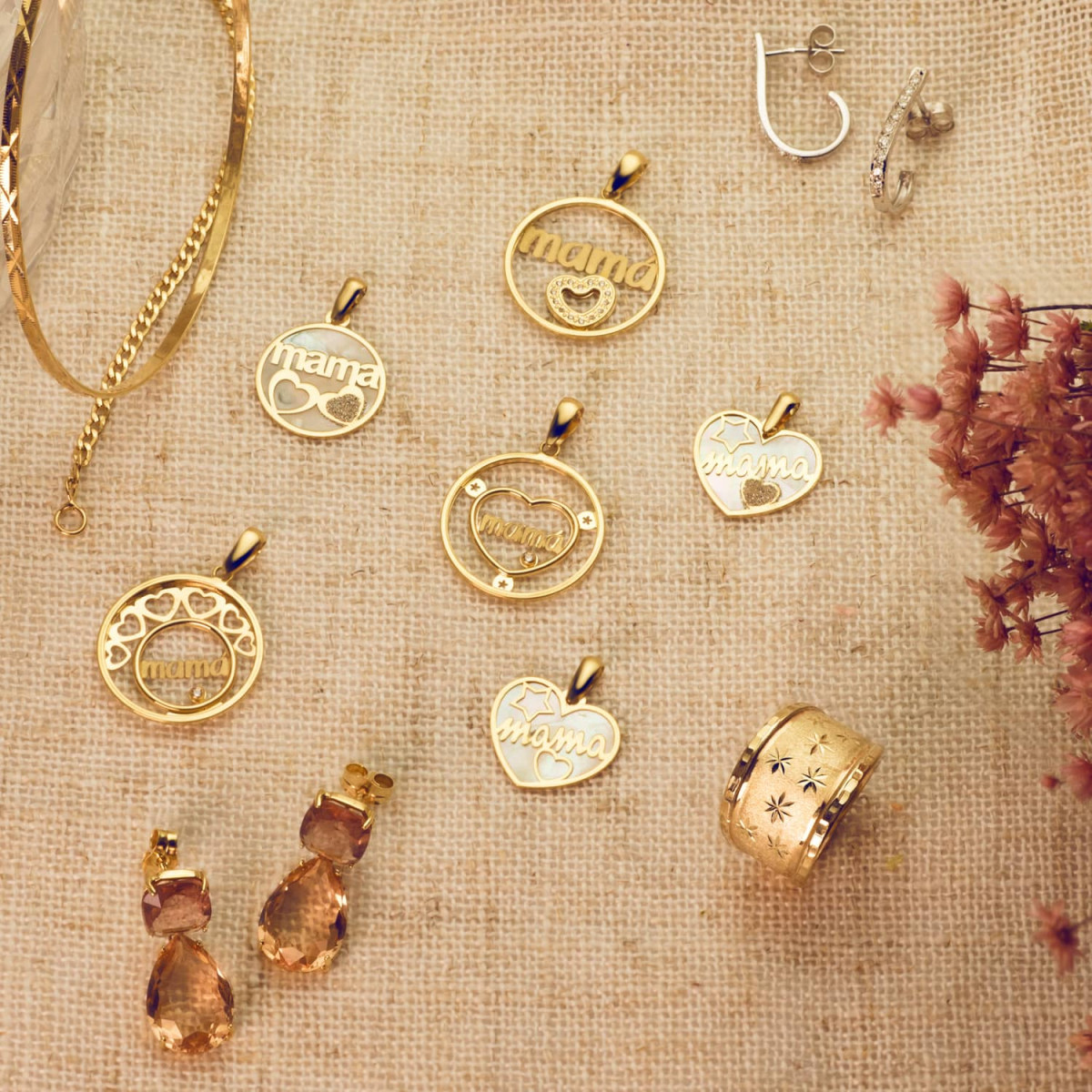 18K COLGANTE DE NACAR ORO AMARILLO  MAMA Y CORAZON CON POLVO DE DIAMANTE 16MM