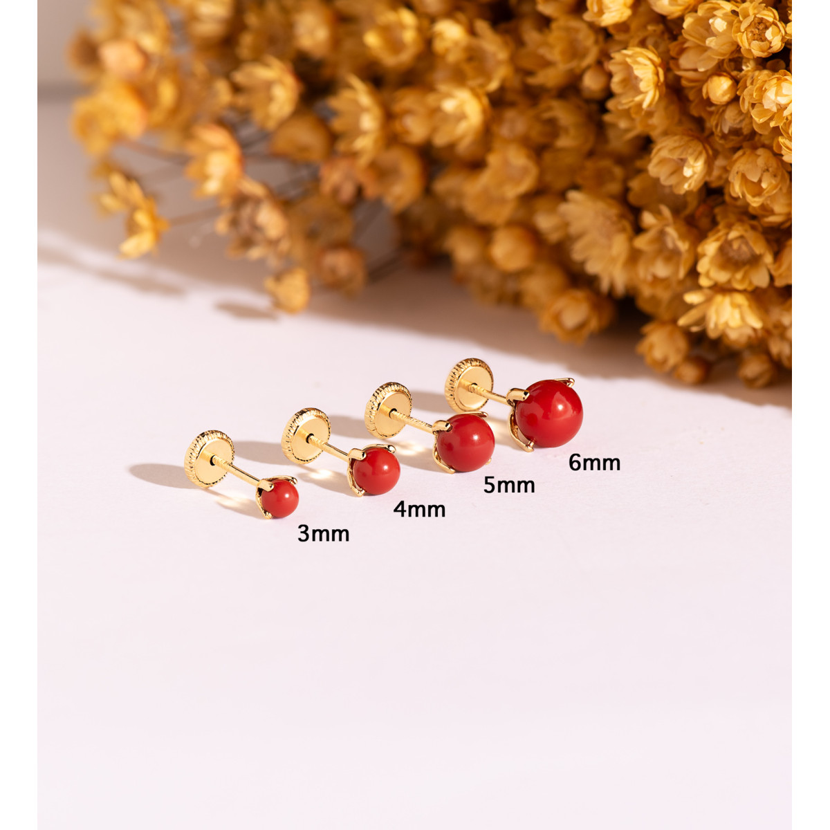 18K PENDIENTES ORO AMARILLO CORAL CON 4 GARRAS. MEDIDA: 5 MM. CIERRE TUERCA