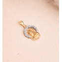 18K COLGANTE ORO BICOLOR VIRGEN NIÑA CORONA CON CIRCONITAS. MEDIDA: 20 X 14 MM