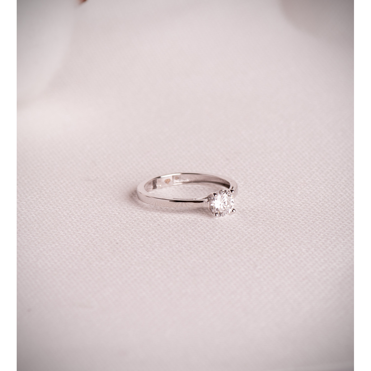 18K SOLITARIO ORO BLANCO 4 GARRAS CON DIAMANTE LABORATORIO 0,50 QTES. G - VS1